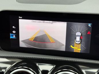 MERCEDES-BENZ CLA 1.3 CLA180 AMG Line