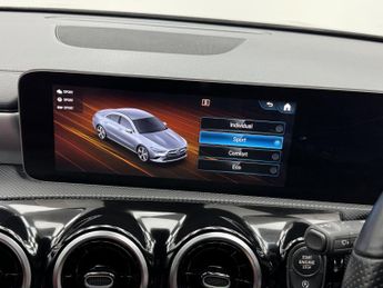 MERCEDES-BENZ CLA 1.3 CLA180 AMG Line