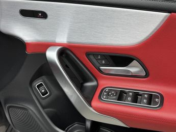 MERCEDES-BENZ CLA 1.3 CLA180 AMG Line