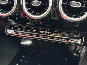 MERCEDES-BENZ CLA 1.3 CLA180 AMG Line