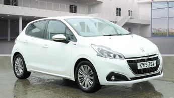 Peugeot 208 1.2 PureTech Signature Euro 6 (s/s) 5dr