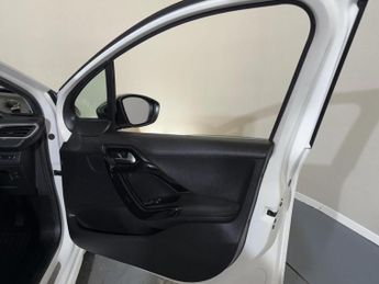 PEUGEOT 208 1.2 PureTech Signature Euro 6 (s/s) 5dr