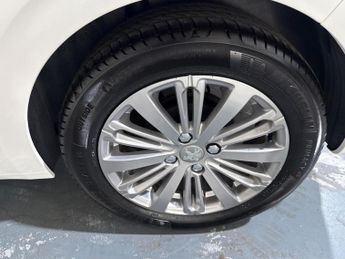 PEUGEOT 208 1.2 PureTech Signature Euro 6 (s/s) 5dr