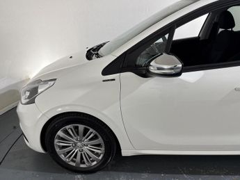 PEUGEOT 208 1.2 PureTech Signature Euro 6 (s/s) 5dr