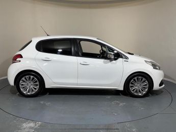PEUGEOT 208 1.2 PureTech Signature Euro 6 (s/s) 5dr