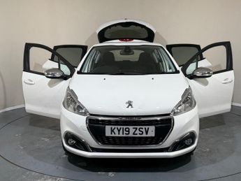 PEUGEOT 208 1.2 PureTech Signature Euro 6 (s/s) 5dr