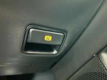 MERCEDES-BENZ A CLASS 1.5 A180d AMG Line PREMIUM