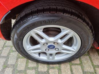 FORD FIESTA 1.0 T EcoBoost Zetec