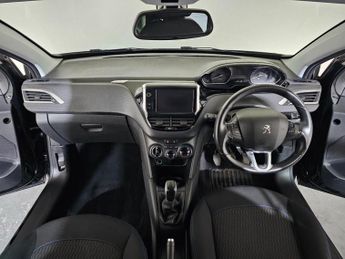 PEUGEOT 208 1.2 PureTech Signature Euro 6 (s/s) 5dr