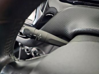 PEUGEOT 208 1.2 PureTech Signature Euro 6 (s/s) 5dr
