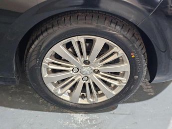 PEUGEOT 208 1.2 PureTech Signature Euro 6 (s/s) 5dr