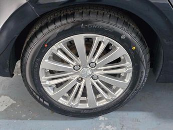 PEUGEOT 208 1.2 PureTech Signature Euro 6 (s/s) 5dr