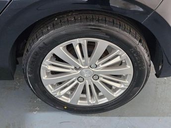 PEUGEOT 208 1.2 PureTech Signature Euro 6 (s/s) 5dr