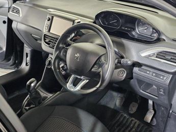 PEUGEOT 208 1.2 PureTech Signature Euro 6 (s/s) 5dr