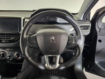 PEUGEOT 208 1.2 PureTech Signature Euro 6 (s/s) 5dr