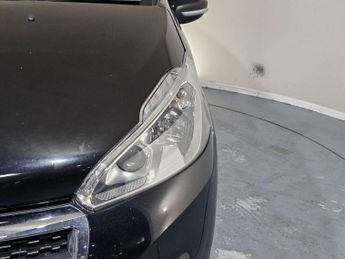 PEUGEOT 208 1.2 PureTech Signature Euro 6 (s/s) 5dr