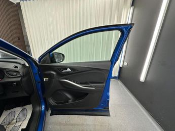 VAUXHALL GRANDLAND X 1.2 Turbo SE Auto Euro 6 (s/s) 5dr
