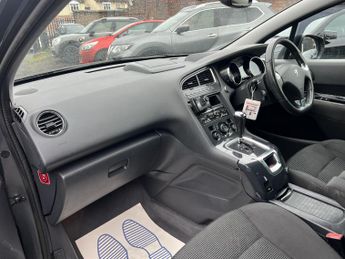 PEUGEOT 5008 2.0 HDi Allure