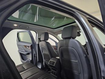 JAGUAR F-PACE 2.0 D180 Portfolio Auto AWD Euro 6 (s/s) 5dr