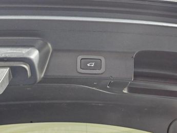 JAGUAR F-PACE 2.0 D180 Portfolio Auto AWD Euro 6 (s/s) 5dr