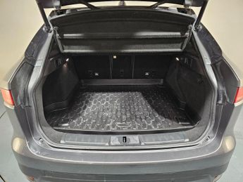 JAGUAR F-PACE 2.0 D180 Portfolio Auto AWD Euro 6 (s/s) 5dr