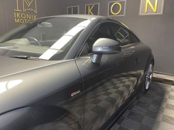 AUDI TT 2.0 TFSI Black Edition