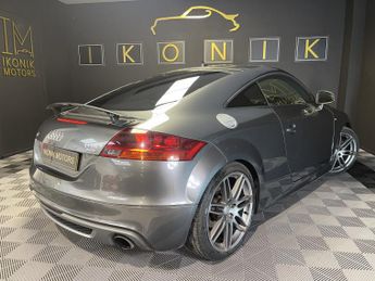 AUDI TT 2.0 TFSI Black Edition