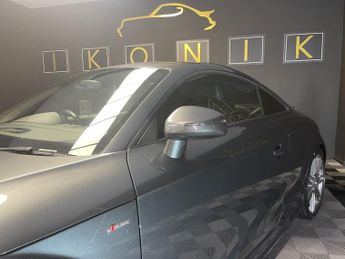 AUDI TT 2.0 TFSI Black Edition