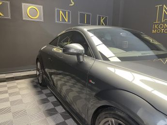 AUDI TT 2.0 TFSI Black Edition