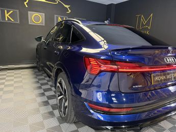 AUDI E-TRON 50 Black Edition