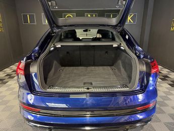 AUDI E-TRON 50 Black Edition