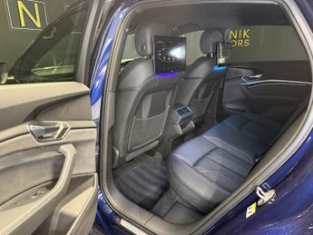 AUDI E-TRON 50 Black Edition