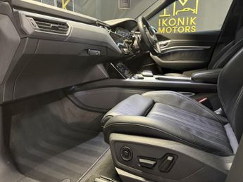 AUDI E-TRON 50 Black Edition