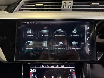 AUDI E-TRON 50 Black Edition