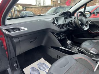 PEUGEOT 2008 1.2 PureTech GT Line