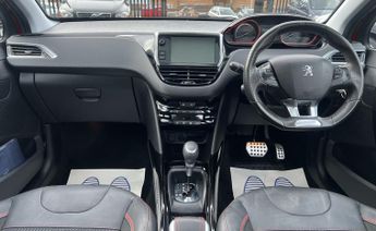 PEUGEOT 2008 1.2 PureTech GT Line