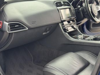 JAGUAR XE 2.0d [180] R-Sport 4dr Auto