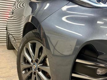 RENAULT ZOE R110 52kWh Iconic Auto 5dr (i, Rapid Charge)
