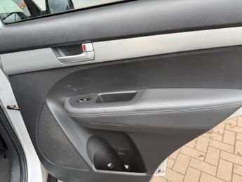 KIA SORENTO 2.2 CRDi KX-3 Auto AWD Euro 5 5dr (SNav)