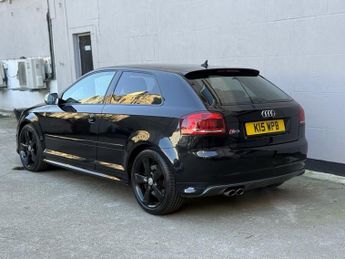 AUDI S3 2.0 TFSI BLACK EDITION S TRONIC QUATTRO