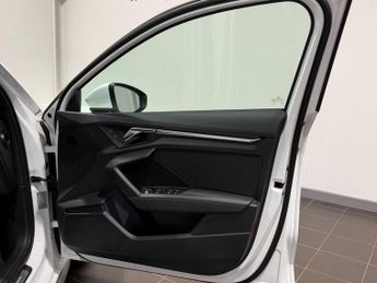 AUDI A3 1.0 TFSI 30 S line Sportback S Tronic Euro 6 (s/s) 5dr