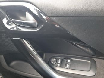 PEUGEOT 208 1.6 e-HDi Allure