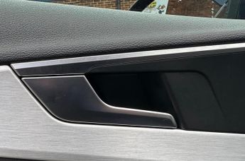 AUDI A4 AVANT 2.0 TDI 40 S line S Tronic Euro 6 (s/s) 5dr