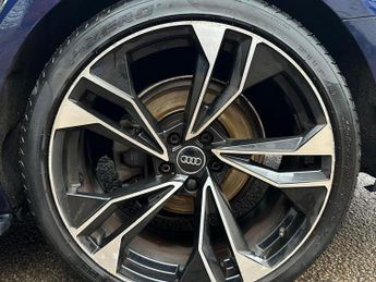 AUDI A4 AVANT 2.0 TDI 40 S line S Tronic Euro 6 (s/s) 5dr