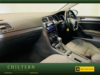 VOLKSWAGEN GOLF 1.5 TSI EVO SE Nav