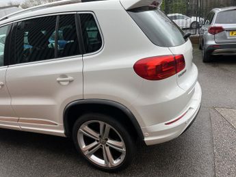 VOLKSWAGEN TIGUAN 2.0 TDI BlueMotion Tech R-Line
