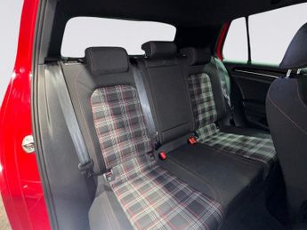 VOLKSWAGEN GOLF 2.0 TSI BlueMotion Tech GTI