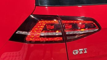 VOLKSWAGEN GOLF 2.0 TSI BlueMotion Tech GTI