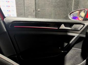 VOLKSWAGEN GOLF 2.0 TSI BlueMotion Tech GTI