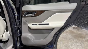 JAGUAR F-PACE 2.0 D180 Portfolio